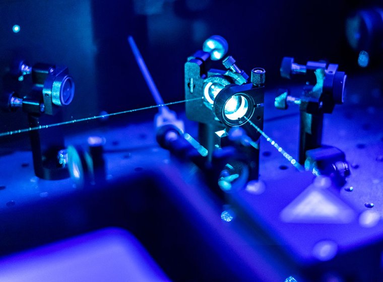 Neutral Atoms, Trapped Ions, and European Expertise Neutral Atoms, Trapped Ions, and European Expertise